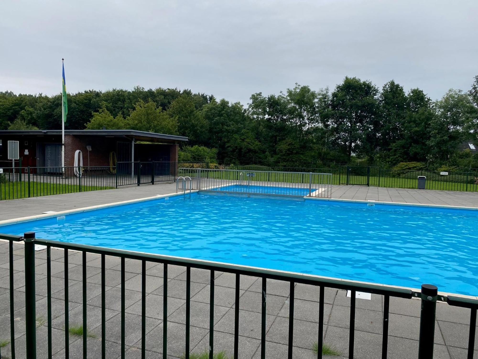 Villa Riverside Met Hottub, Eigen Aanlegsteiger, Zwemtrap, Trampoline En Kano'S Zeewolde Kültér fotó